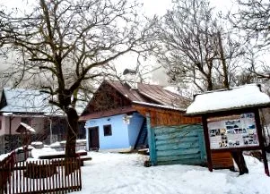 minuni este