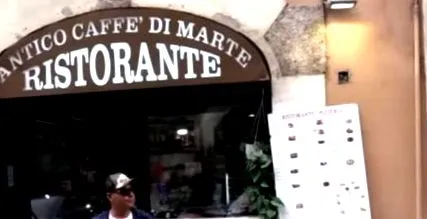 restaurantul este