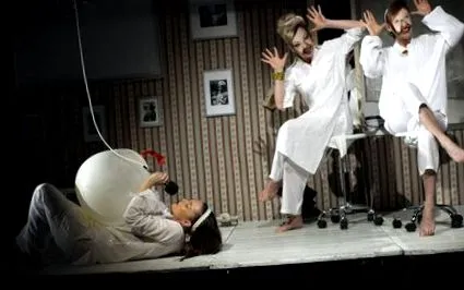 teatrul către