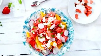 salată galben
