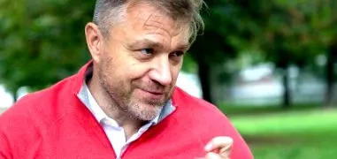 astăzi dintr-un