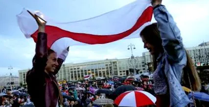 diplomatul retrage
