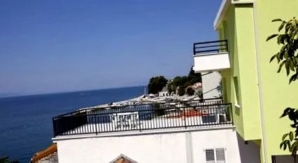 leďo