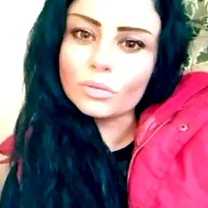 tânără