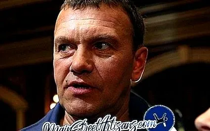 живот
