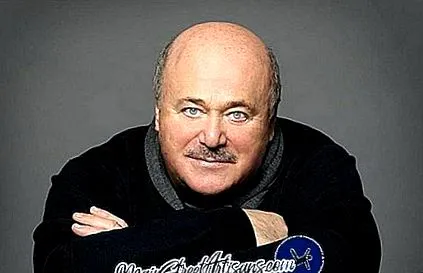 година