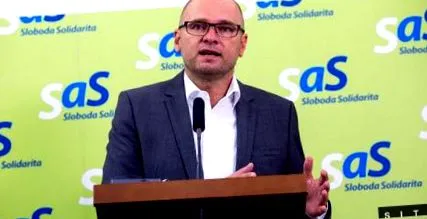 nouă