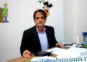 segítettek