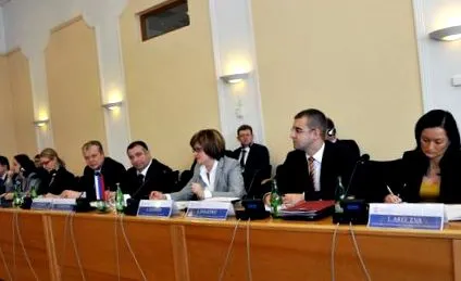 dialogului privind