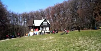 albă crucea