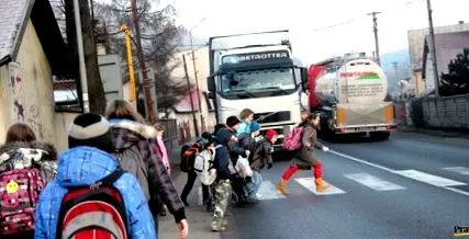 centrul satului centrul satului