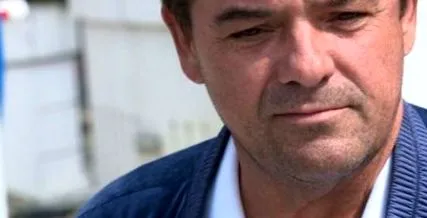 felvételen elmondja