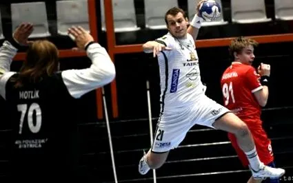handbalistii confrunta