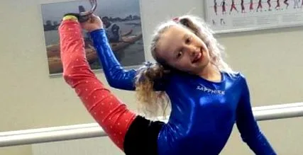 treisprezece dansează