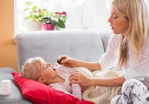 Torokfájás láz nélkül tünetei és kezelése a beteg gyermek (angina fotók) Torokfájás láz nélkül tünetei és kezelése egy beteg gyermek
