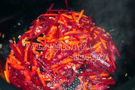 Borscs a multivarka recept fényképpel (babérlevél bors) Borscs a multivarka recept egy fotó