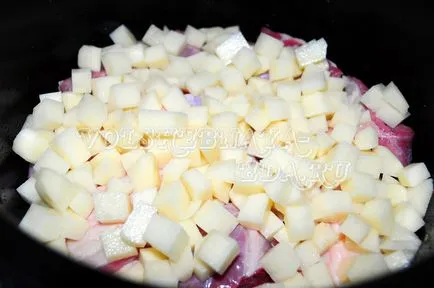 Borscs a multivarka recept fotó (fekete babérlevél) Borscs a multivarka recept egy fotó
