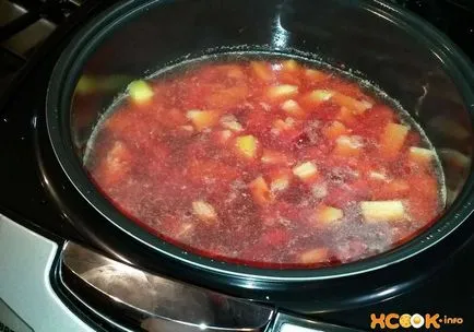 Borscs a multivarka - lépésről lépésre recept fotókkal, hogyan kell főzni