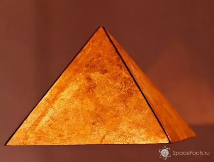 Mi is a piramis a szempontból a matematika (a) Mi is a piramis a szempontból a matematika
