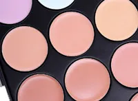 Színes concealers minden könnyű, ha tudod, hogy a sminkes (concealers) Színes concealers egyszerű, ha tudod, hogy a make-up artist