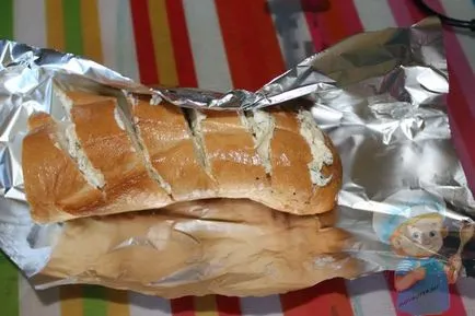 Töltött kenyér a kemencében (sütőben) Töltött kenyér a kemencében