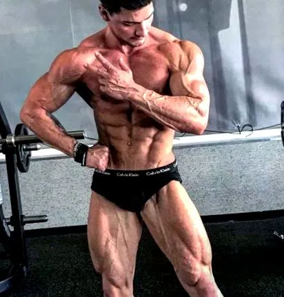 alexander román
