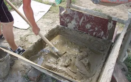 Építészi beton blokkok kezét otthon (saját) Építészi beton blokkok kezével otthon
