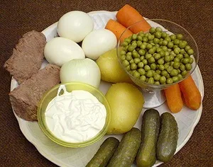 Milyen gyorsan saláta - a klasszikus recept (fénykép, videó)
