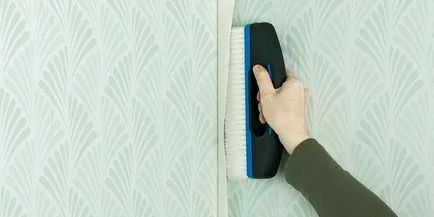 Hogyan akasztani tapétát a sarkokban a szobában, és nem szőtt vinyl
