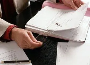 Hogyan vágott dokumentumok manuális cérna, fotó mintákat (valamint összefűzött dokumentumokat az adó) Hogyan vágott dokumentumok manuális cérna, fotó minták