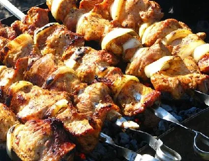 Hogyan pácolt kebab bor