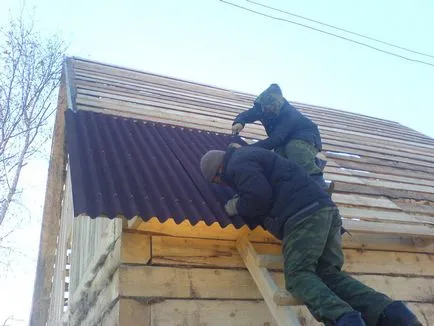 Hogyan terjed a tető kezével Ondulin