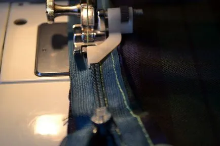 Hogyan kell varrni a cipzár módon varrni egy fém és egy rejtett cipzárral