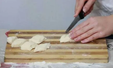 Hogyan lehet lusta pirog származó tvoroga- 5 finom receptek lépésről lépésre fotókkal