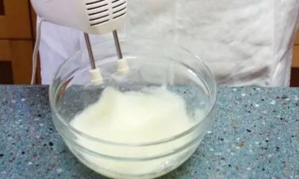 Hogyan lehet lusta pirog származó tvoroga- 5 finom receptek lépésről lépésre fotókkal