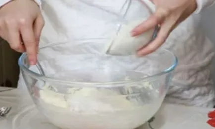 Hogyan lehet lusta pirog származó tvoroga- 5 finom receptek lépésről lépésre fotókkal