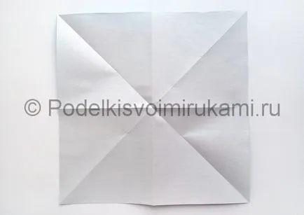 Hogyan készítsünk egy babát papírból
