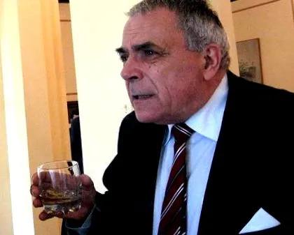 megsemmisíti barbu