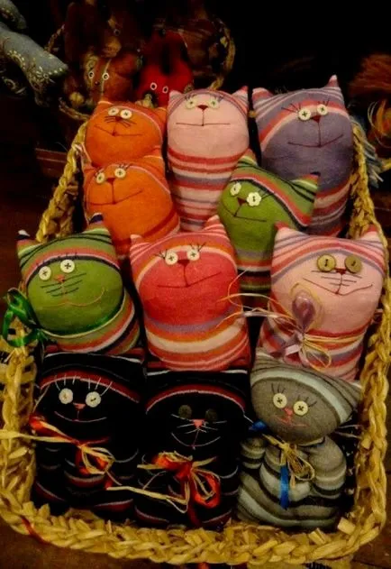 Hogyan kell varrni egy párnát-cat