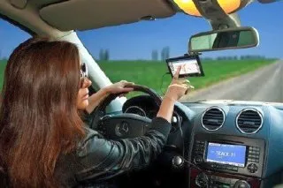 Hogyan kell telepíteni a GPS-navigátor, közvetlenül a bárban (hely) Hogyan kell telepíteni a GPS-navigátor, közvetlenül a panel