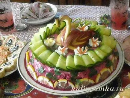 Hogyan lehet díszíteni a salátát sok fotó!