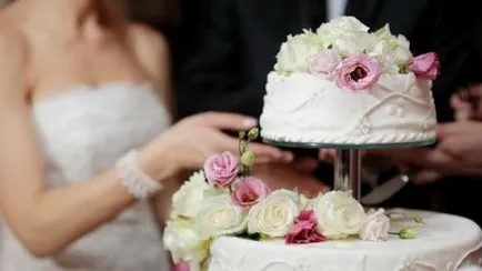 Hogyan válasszuk ki egy esküvői torta - súlya, méretei, alakja és egyéb