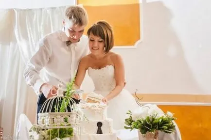 Hogyan válasszuk ki egy esküvői torta - súlya, méretei, alakja és egyéb