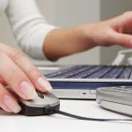 Hogyan foglaljon helyet az interneten keresztül
