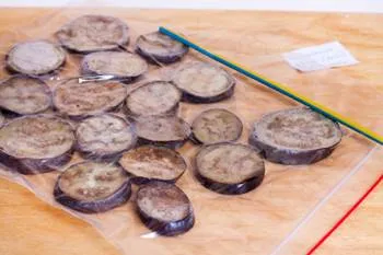 Hogyan befagyasztására padlizsán - egy recept lépésről lépésre fotók