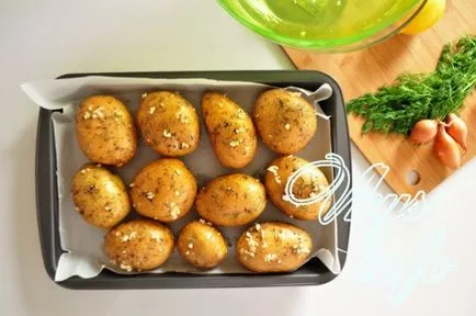 Burgonya héjában a sütőben recept egy fotó