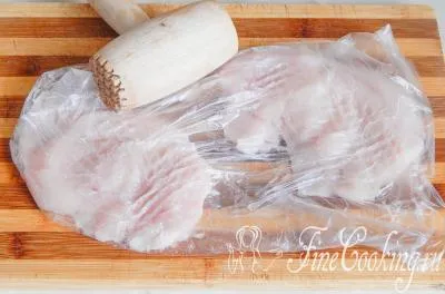 Csirke szelet paradicsommal és sajttal - egy recept fotó (recept) Csirke szelet paradicsommal és sajttal - a recept egy fotó