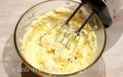 Krém sűrített tej és a vaj recept egy fotó - egy lépésről lépésre főzés tejszín sűrített tej és a vaj