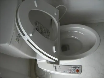 Rögzítése az ülés hogy távolítsa el a fedelet a WC, javítási emelő, installáció, videó, javítás WC-ülőke