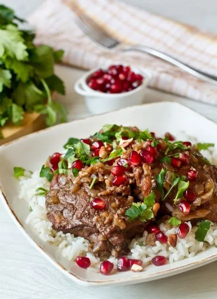 Csirke pörkölt gránátalma leve, mint egy szakács - egy bevált recept lépésről lépésre képekkel a finom